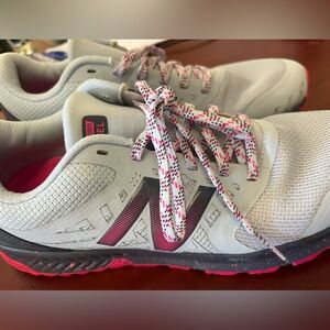 NWOT women’s new balance sneakers